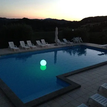 Alloggio per agriturismo Agriturismo Casa Cresta *